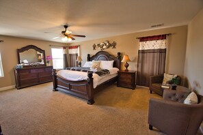 7 bedrooms, desk, iron/ironing board, free WiFi