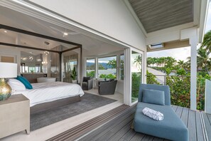 4 bedrooms, desk, iron/ironing board, travel cot - Modern Beachfront Luxury Property 4 Bed 4 Bath On Oahu’s North Shore (Waialua)