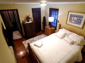 2 bedrooms, desk, iron/ironing board, free WiFi