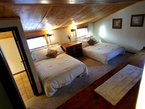 2 bedrooms, desk, iron/ironing board, free WiFi
