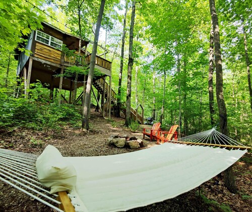 Dove Treehouse: Treetop Bliss on Monteagle