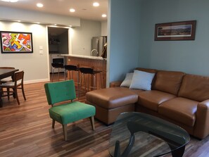 Smart TV, Hulu, books, streaming services