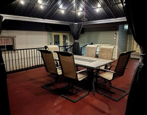 Dining - House Pistachio — Modern 3-BR In-Town Retreat (Fredericksburg)