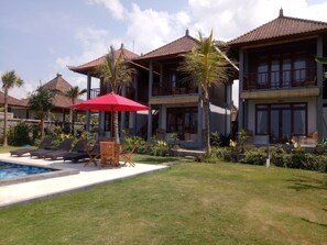 Building design - Khalisha Villa (Mendoyo)