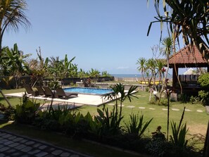 Garden - Khalisha Villa (Mendoyo)