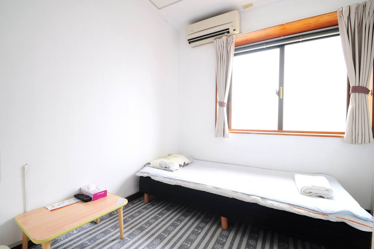 Einzelzimmer, Nur Männer (209, 2nd floor) | Bügeleisen/Bügelbrett, kostenloses WLAN