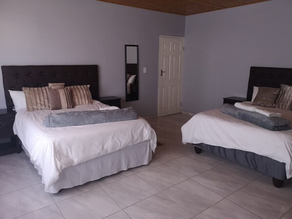 Basic Room - Tuvawa Luxury Suites (Walvis Bay)
