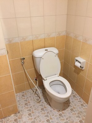 Deluxe Double Room, 1 Double Bed, Non Smoking | Bathroom | Shower, free toiletries, towels - ST House (Pattaya)