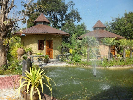 Property grounds. Chatpimarn Resort Hotel