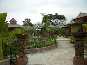 Property grounds - Chatpimarn Resort Hotel (Yasothon)