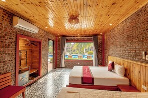 Family Quadruple Room | Minibar, desk, blackout drapes, soundproofing - Tam Coc Green Garden Bungalow (Hoa Lu)