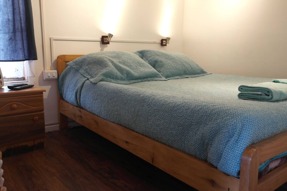 Leilighet, 1 queensize-seng, ikke-røyk, privat bad | Individuelt dekorert, individuelt innredet og sengetøy