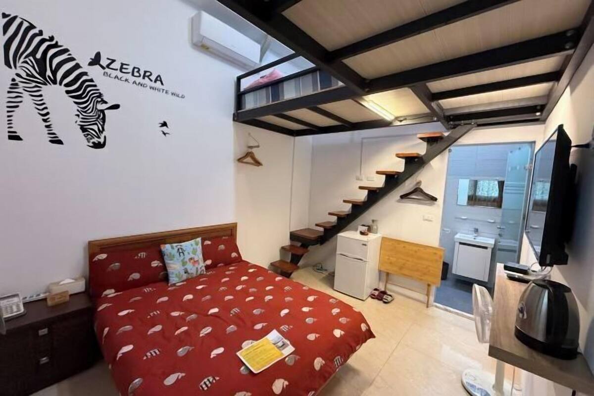 Blackout curtains, free WiFi, bed sheets