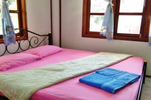 Free WiFi, bed sheets - Ton Tawan resort (Ko Kood)