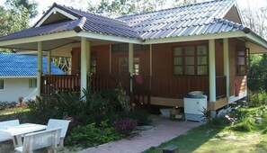 Design House, 1 Bedroom, Hill View, Mountainside (Tuktan 3-4) | Free WiFi, bed sheets - Ton Tawan resort (Ko Kood)