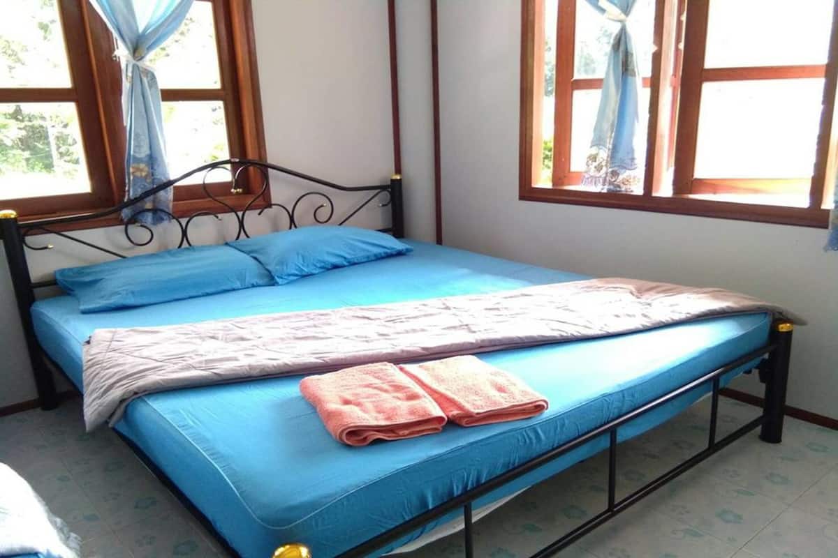 Casa econômica (Tawan 3) | Wi-Fi de cortesia, roupa de cama