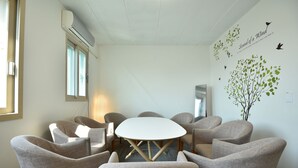 House | Living area - Howl's Moving Castle (Seoul)