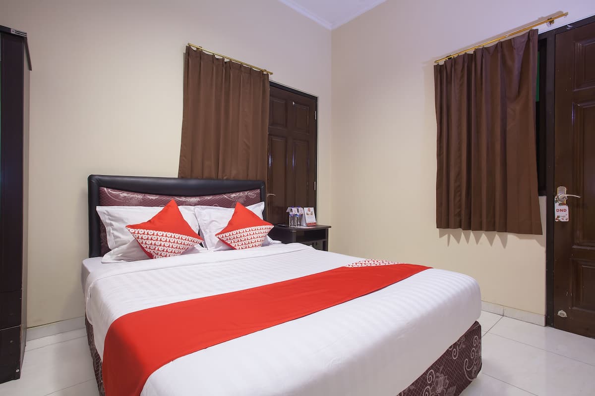 Standard Double Room | Desk, free WiFi, bed sheets