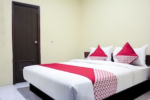 Chambre Double Standard | Bureau, Wi-Fi gratuit, draps fournis