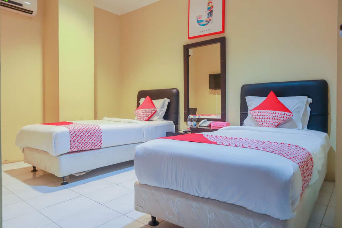 Superior Twin Room | Desk, free WiFi, bed sheets