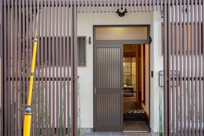 Property entrance - Yuenshe Sanjusangendo Kyoto Villa (Kyoto)