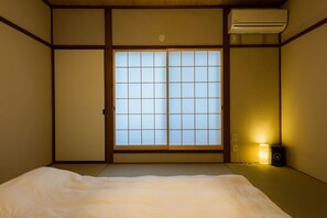 2 bedrooms, premium bedding, free minibar, individually decorated - Yuenshe Sanjusangendo Kyoto Villa (Kyoto)