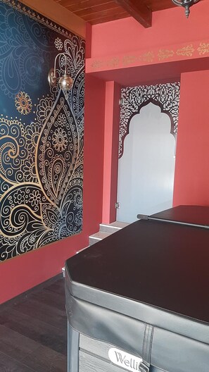 Individually decorated, individually furnished, free WiFi, bed sheets - Romantika Panzió (Gyula)