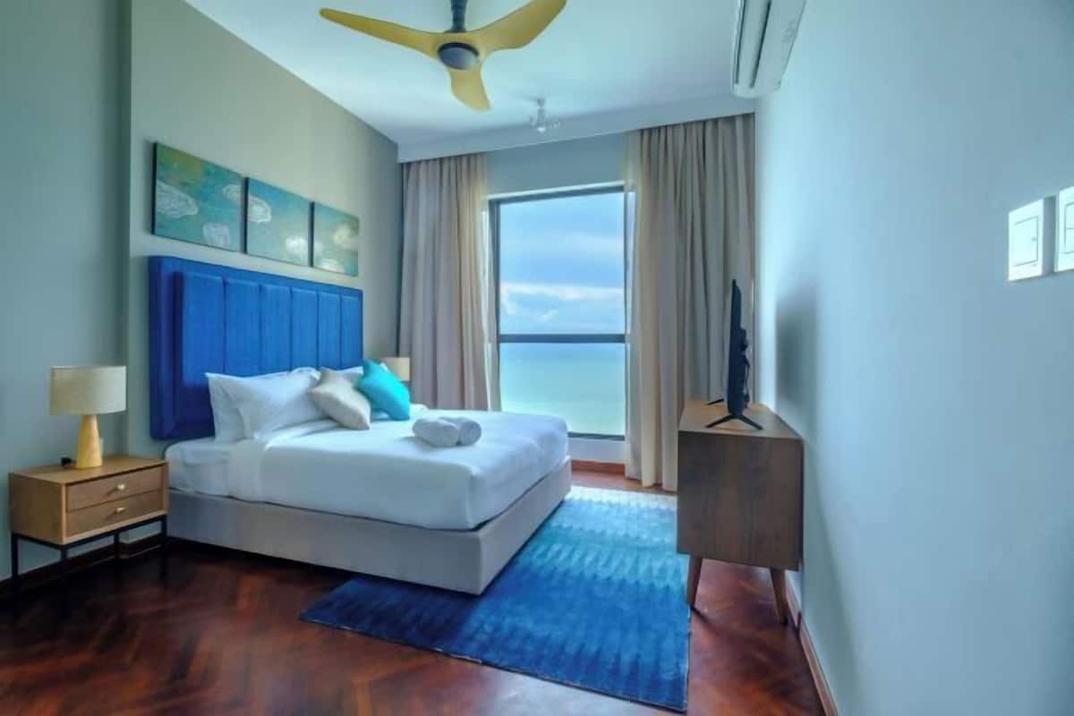 Iron/ironing board, free WiFi, bed sheets