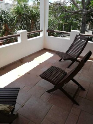 Terrace/patio - A nice house in a quiet, well communicated and convenient area. (50)