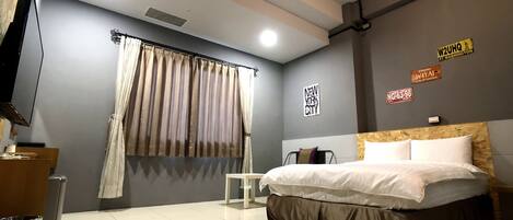 Economy Double Room (106) | Desk, soundproofing, rollaway beds, free WiFi