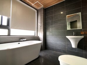 Bathroom - Kenting True Color Hostel (Hengchun)
