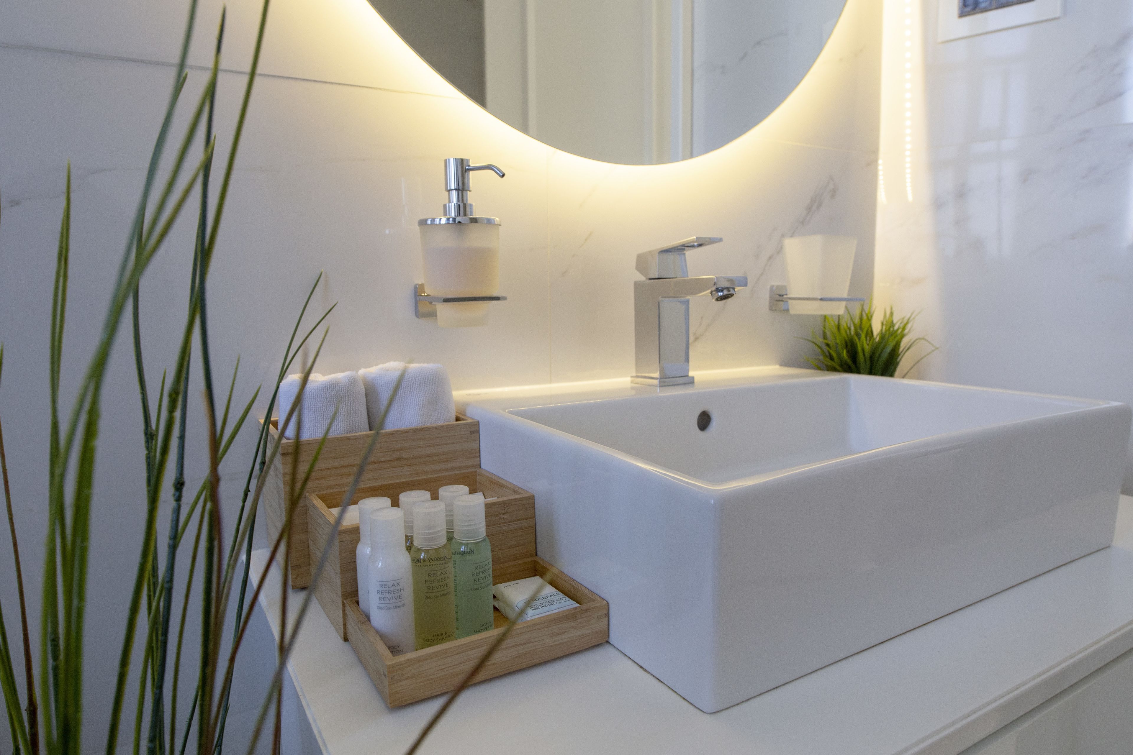 superior double room | bathroom | shower, rainfall showerhead, free toiletries, hair dryer