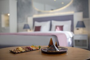 意大利 Frette 床单、高档床上用品、记忆海绵床垫、迷你吧