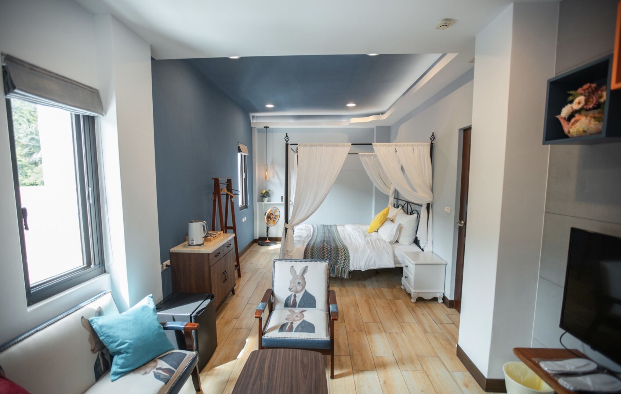 Habitación doble Deluxe, 1 cama Queen size, para no fumadores | Decoración personalizada, muebles diferentes y escritorio 