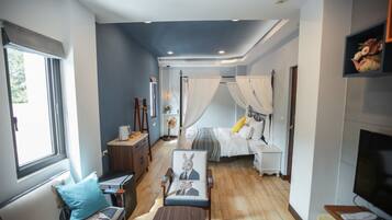 Habitación doble Deluxe, 1 cama Queen size, para no fumadores | Decoración personalizada, muebles diferentes y escritorio