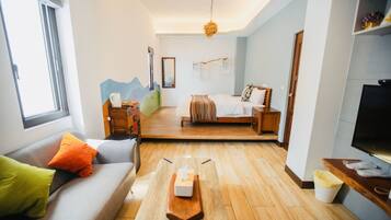 Deluxe Double Room, 1 Queen Bed, Non Smoking | Individually decorated, individually furnished, desk, soundproofing