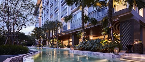 2 outdoor pools, pool umbrellas, sun loungers