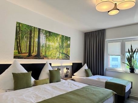 Exclusive Triple Room | Hypo-allergenic bedding, individually decorated, individually furnished