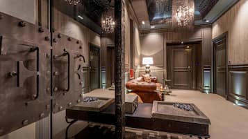Dusche, kostenlose Toilettenartikel, Haartrockner, Hausschuhe
