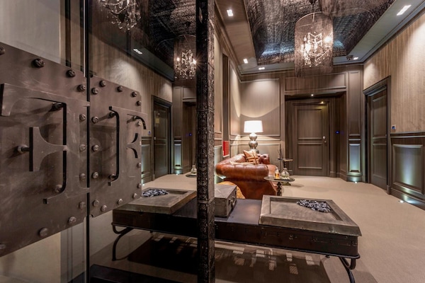 Shower, free toiletries, hair dryer, slippers