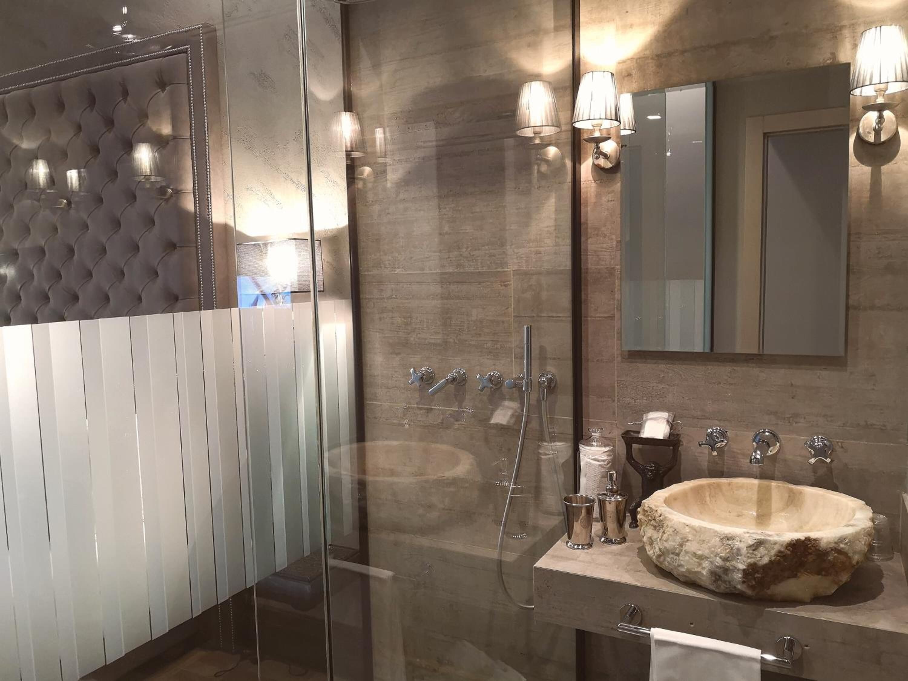 shower, free toiletries, hair dryer, slippers