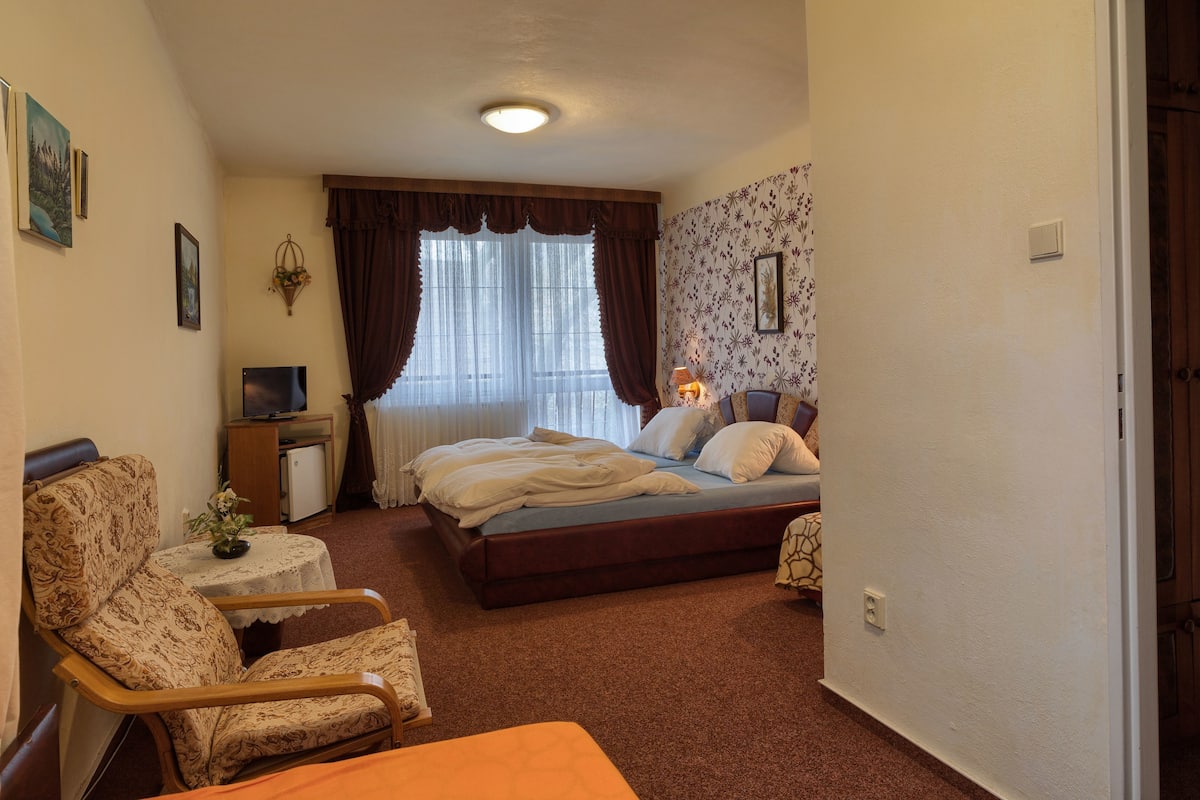 Comfort Room, Multiple Beds, Balcony