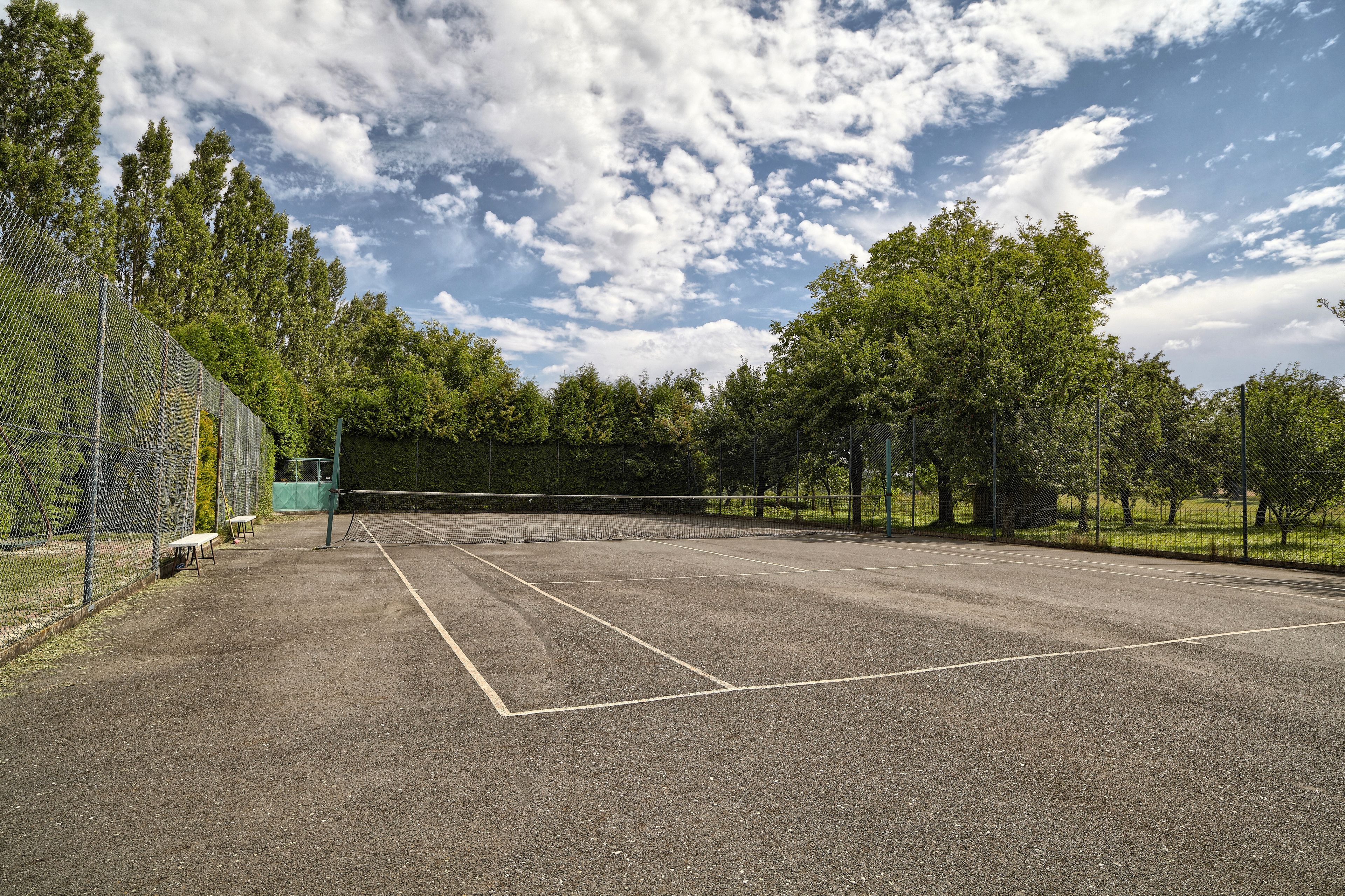 Lapangan tenis
