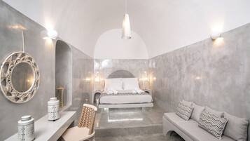 Studio (Thetis Cave Studio) | 2 bedrooms, premium bedding, in-room safe, soundproofing