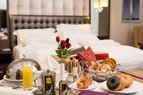 Presidential Suite | Room service – dining