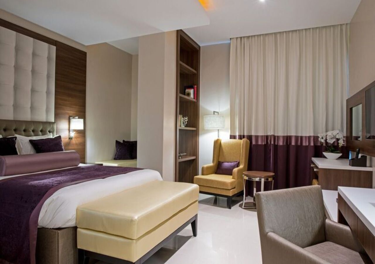 premium bedding, minibar, in-room safe, desk