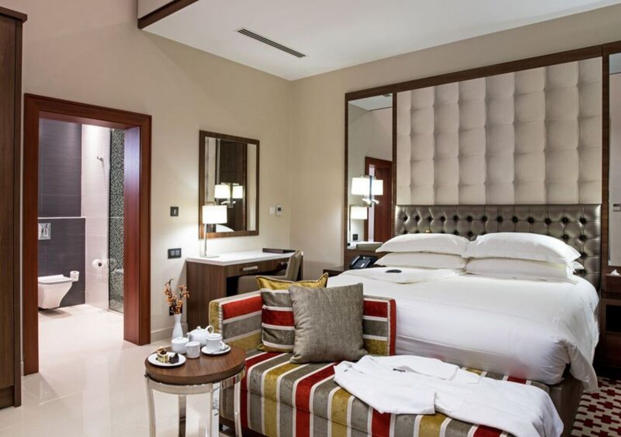 superior room | premium bedding, minibar, in-room safe, desk