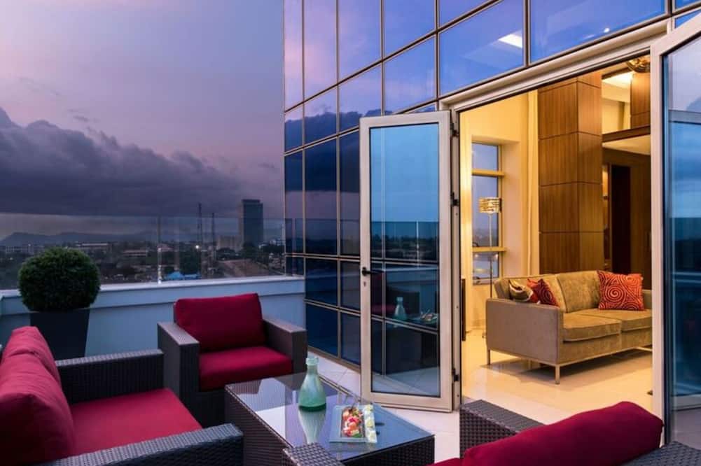 The Envoy Hotel