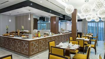 Desayuno buffet diario (NGN 12000 por persona)