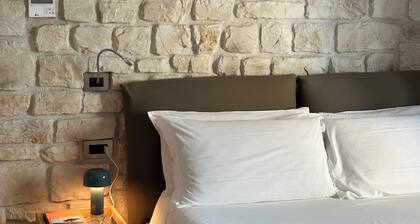 Olivia Rooms Teocrito